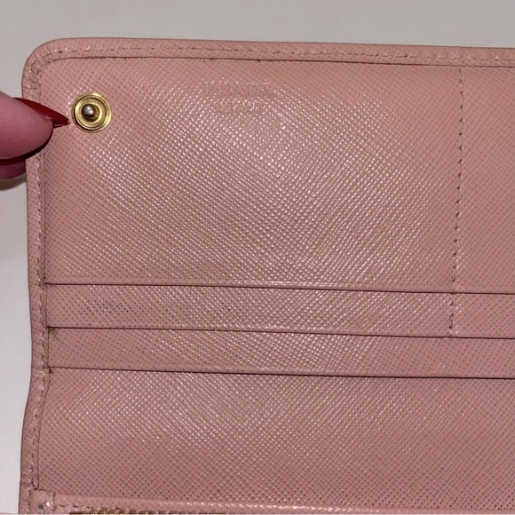Orchid Pink PRADA Large Wallet & Detachable card holder on chain - Picture 12 of 16
